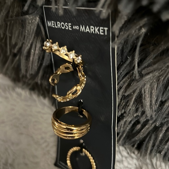 💗💍 NWT Nordstrom Melrose & Market Gold Ring set 4 rings Sz M/L (Appox Sz 6-8) - Picture 6 of 8